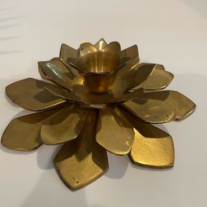 Lotus candle holder